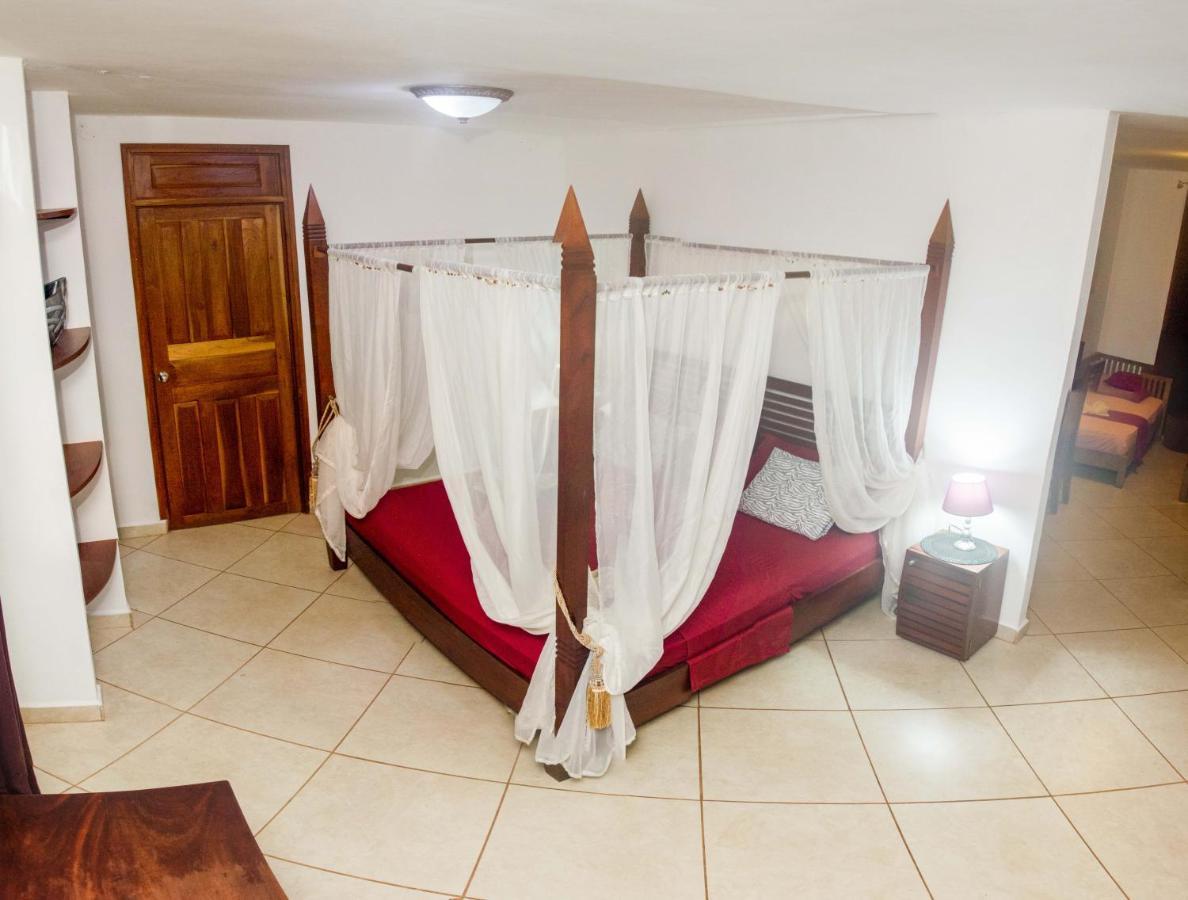 Punta Duarte Garden Inn Лос-Дуарте Экстерьер фото